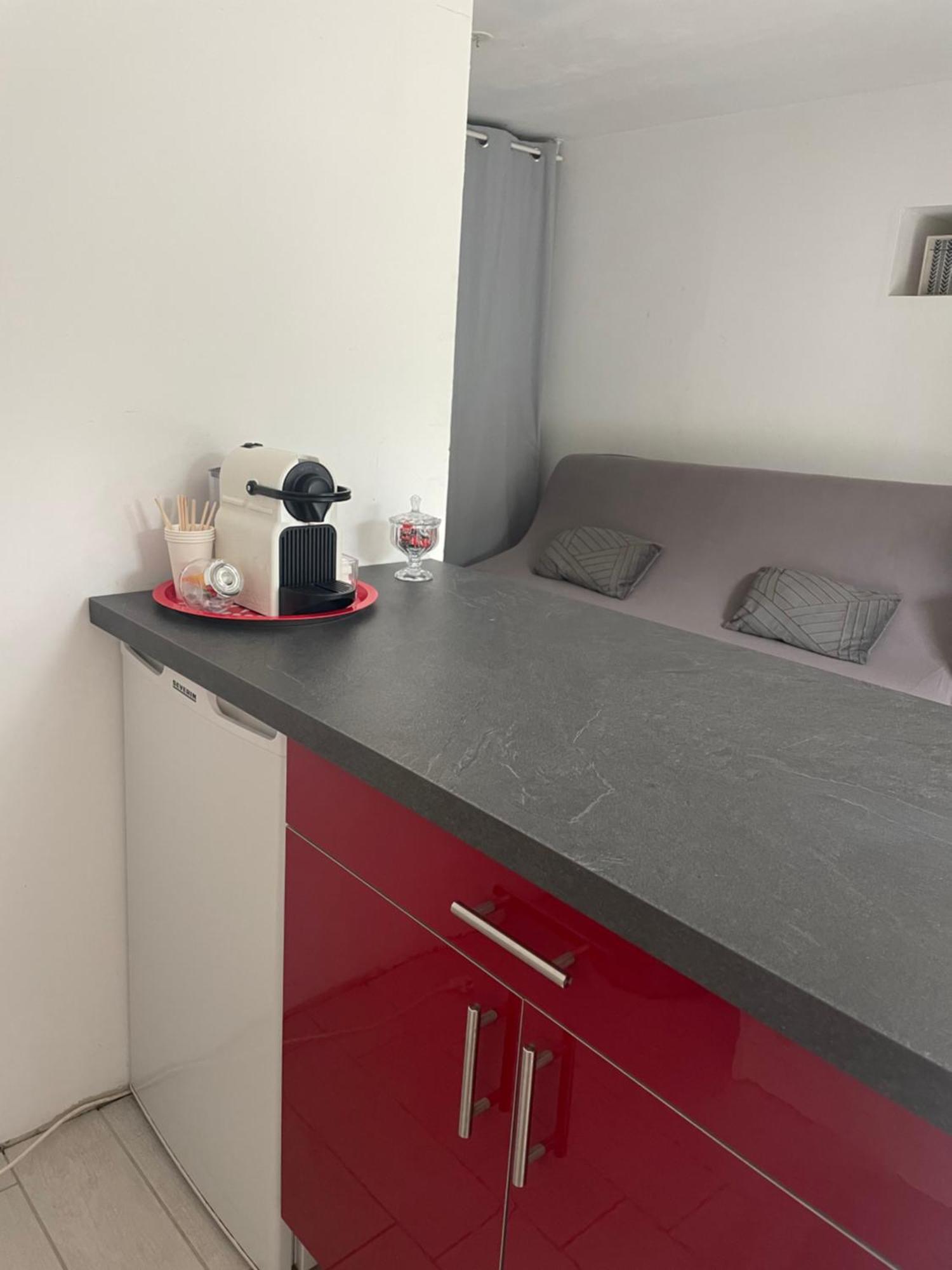 Petit Studio Aux Portes Du Beaujolais Saint-Germain-Nuelles エクステリア 写真
