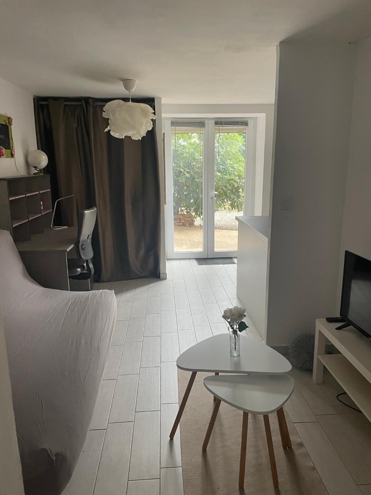 Petit Studio Aux Portes Du Beaujolais Saint-Germain-Nuelles エクステリア 写真